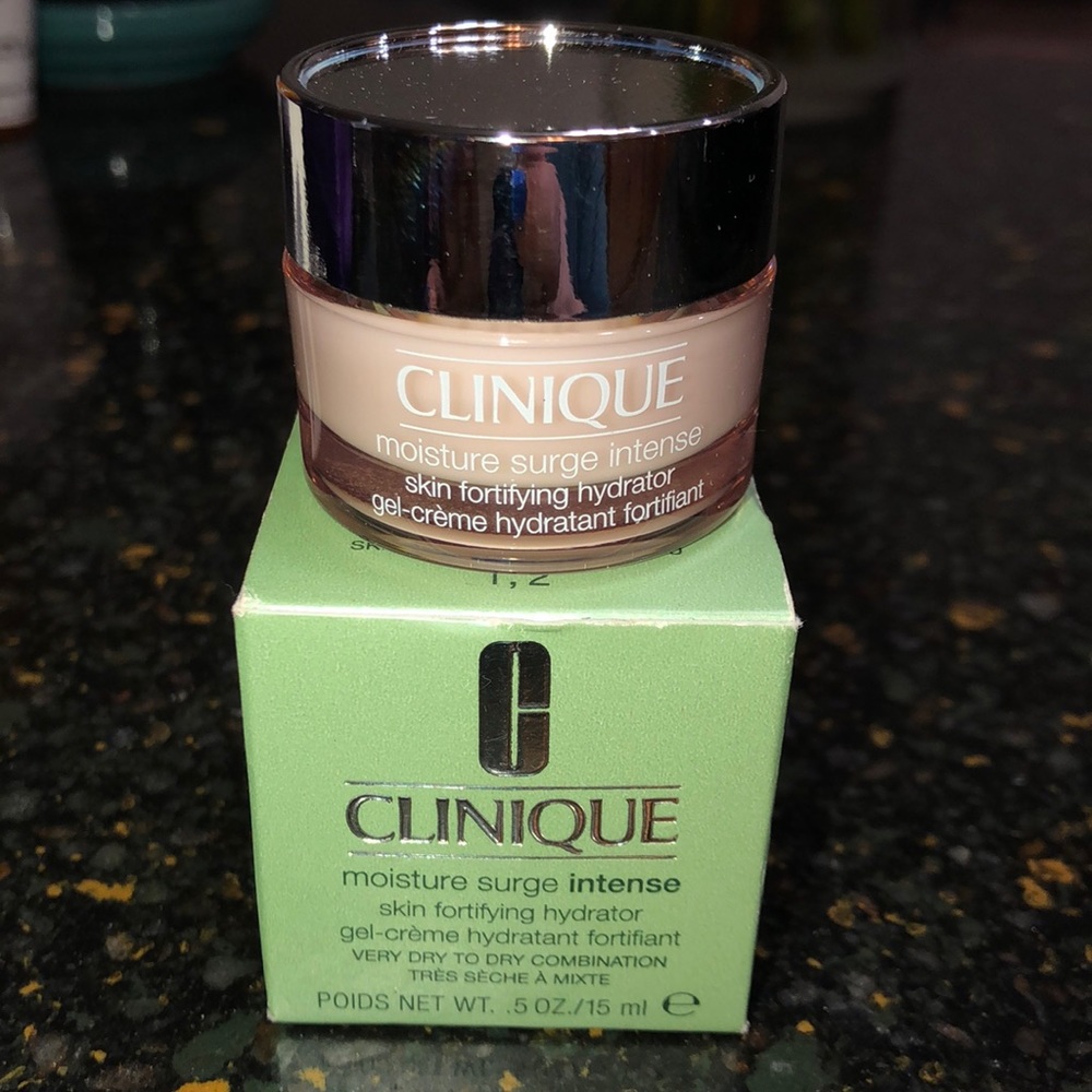 Clinique MoistureSurge Intense
